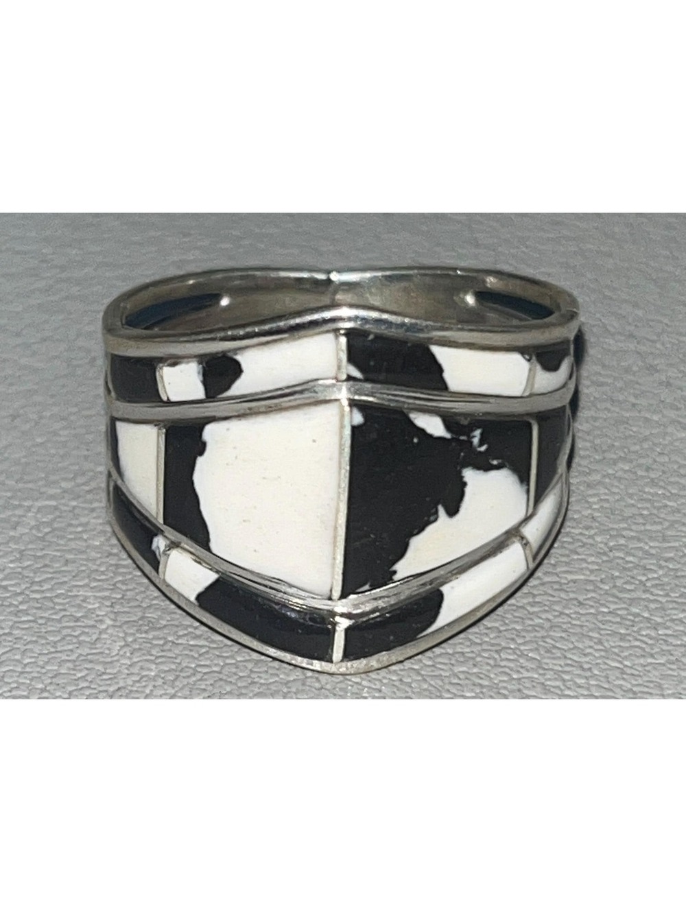 Navajo sterling silver white buffalo inlay traditional ring size 9 -Andrew